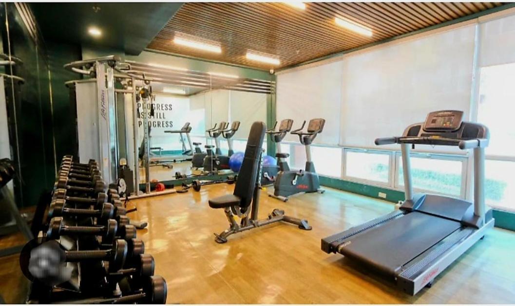 The Lancris Residences, 2 Bedrooms, 1 Bathroom, Living-Room, Kitchen & Pool Is Free Paranaque City Екстер'єр фото