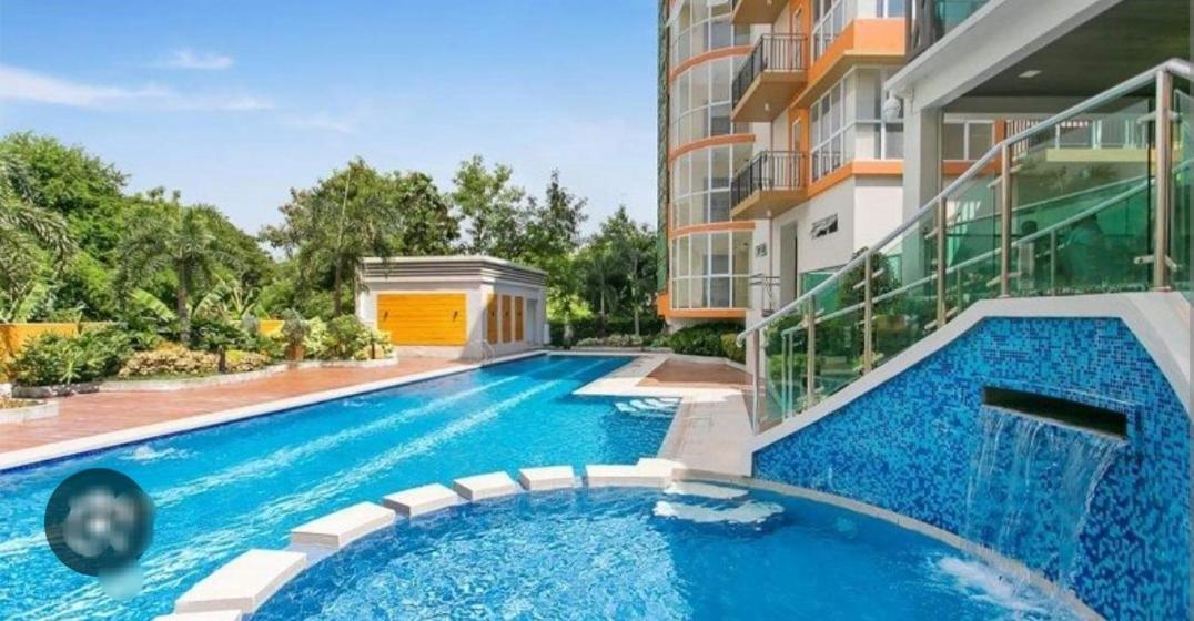 The Lancris Residences, 2 Bedrooms, 1 Bathroom, Living-Room, Kitchen & Pool Is Free Paranaque City Екстер'єр фото