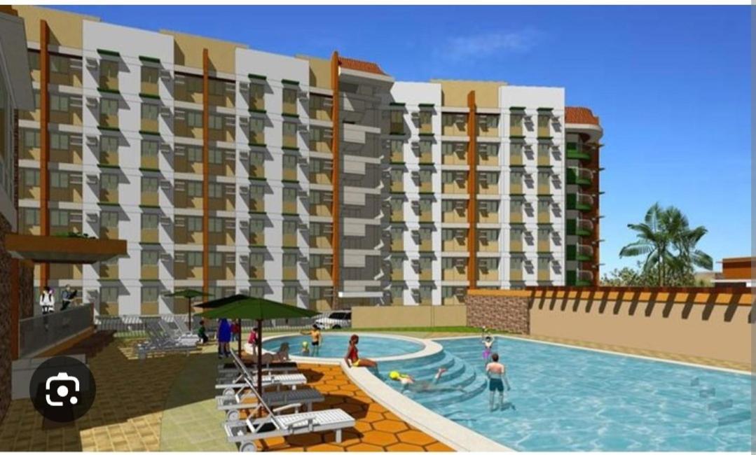 The Lancris Residences, 2 Bedrooms, 1 Bathroom, Living-Room, Kitchen & Pool Is Free Paranaque City Екстер'єр фото